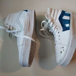 Vans Off The Wall Skateboard  High Top Sneakers